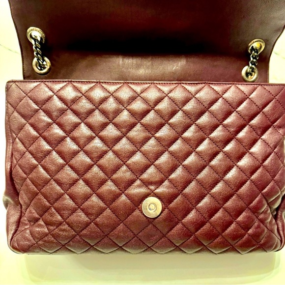 Yves Saint Laurent Burgundy Quilted Calfskin Leather - Picture 8 of 8